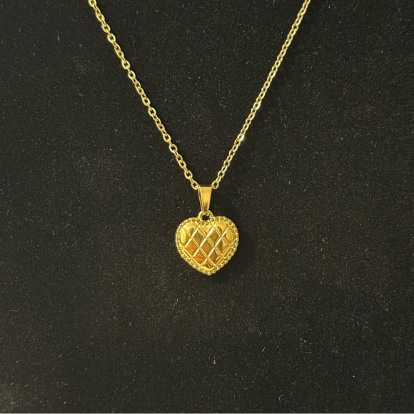 ✨2 for $30✨ Gold Plaid Puffy Heart Pendant Necklace 💛✨ (Checkered, Art Nouveau) - Picture 3 of 10